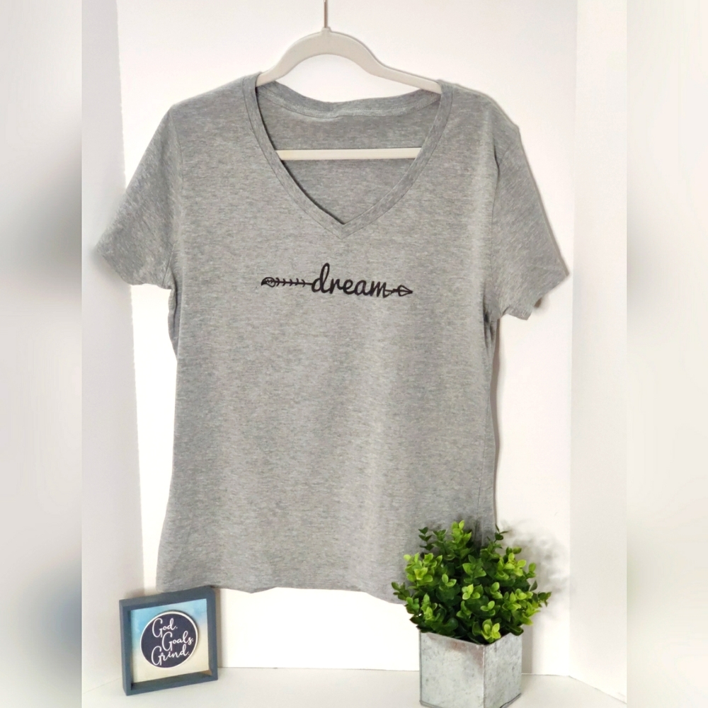 Ladies' Tagless V-neck Tee & Free Gift